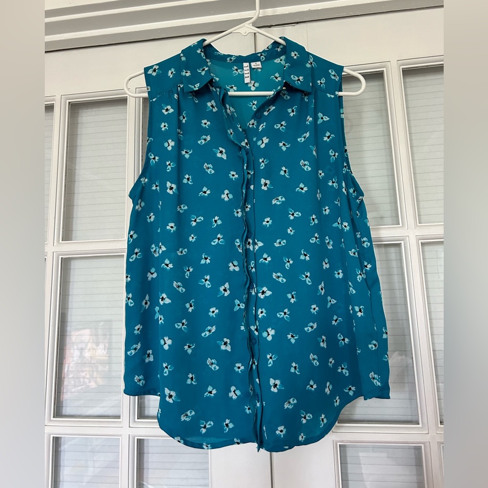 Button down sleeveless blouse